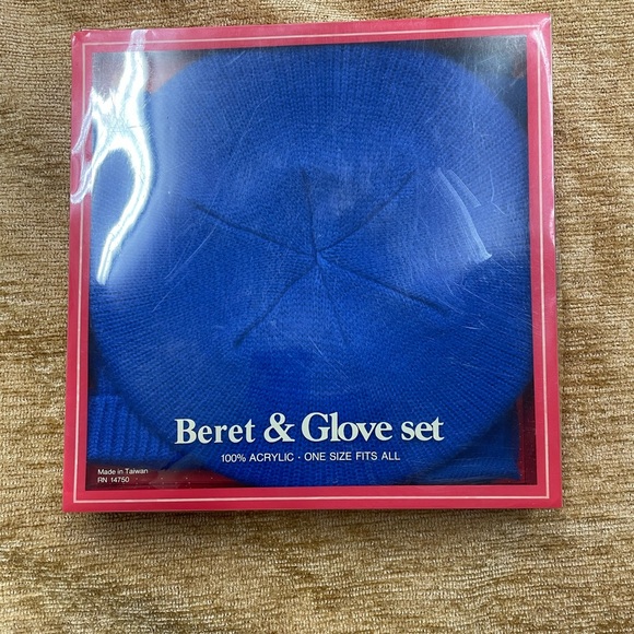 English Village, vintage, ladies beret, gloves and scarf set - new in box - Picture 2 of 11